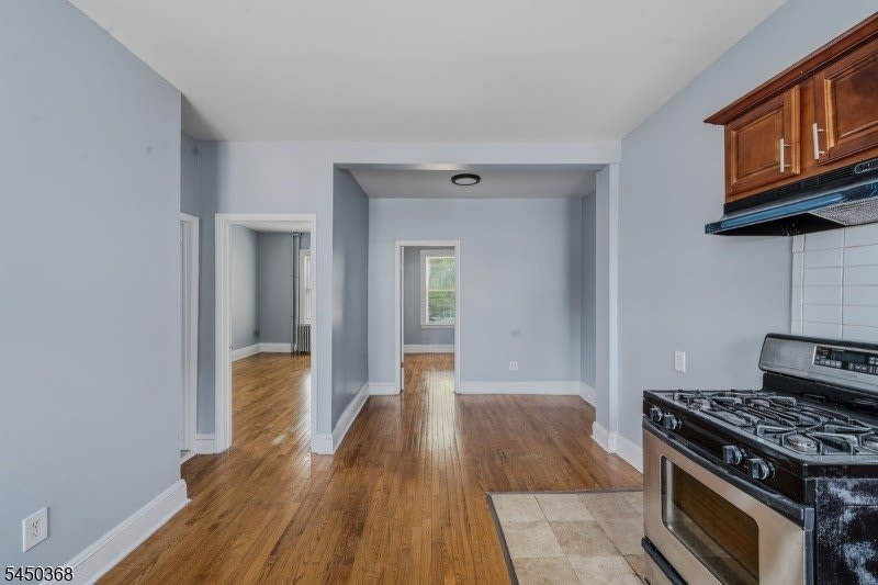143 20Th Ave – photo 2