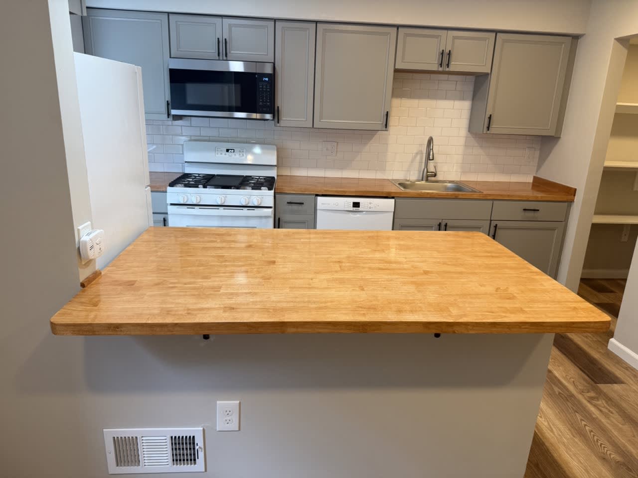 14658 Bakersfield Street – photo 5