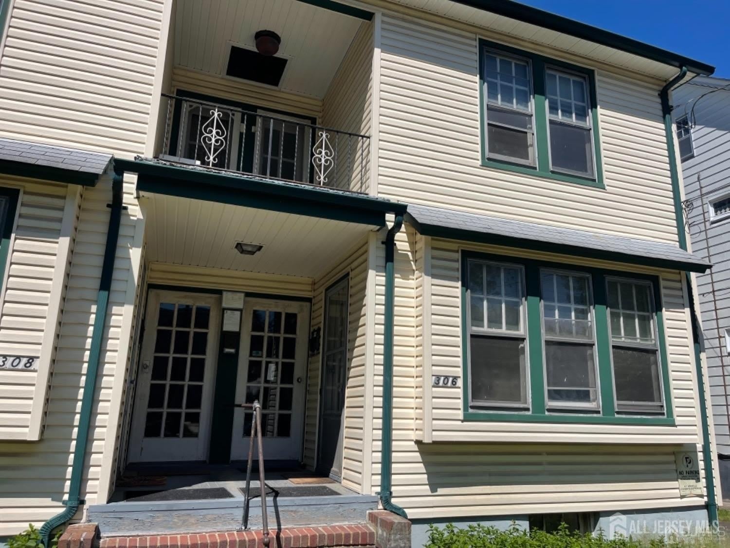 308 S 3rd Avenue S – photo 1