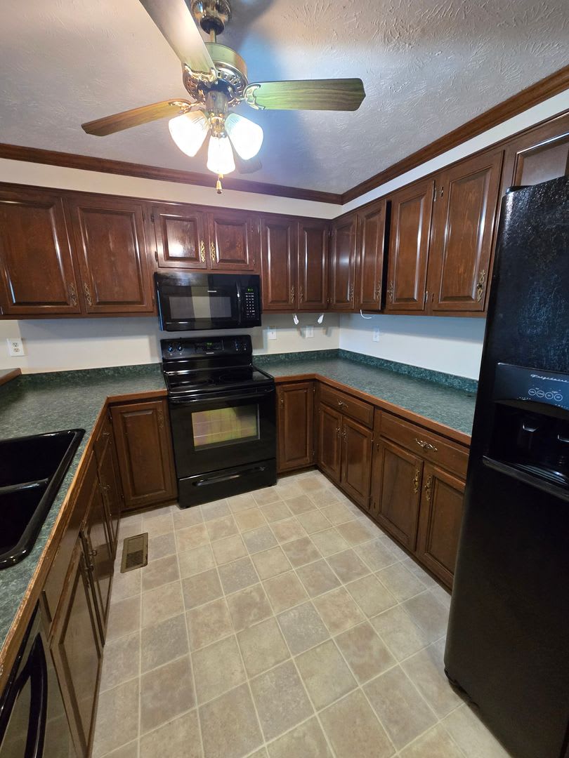 Spacious Townhouse for Rent! – photo 5