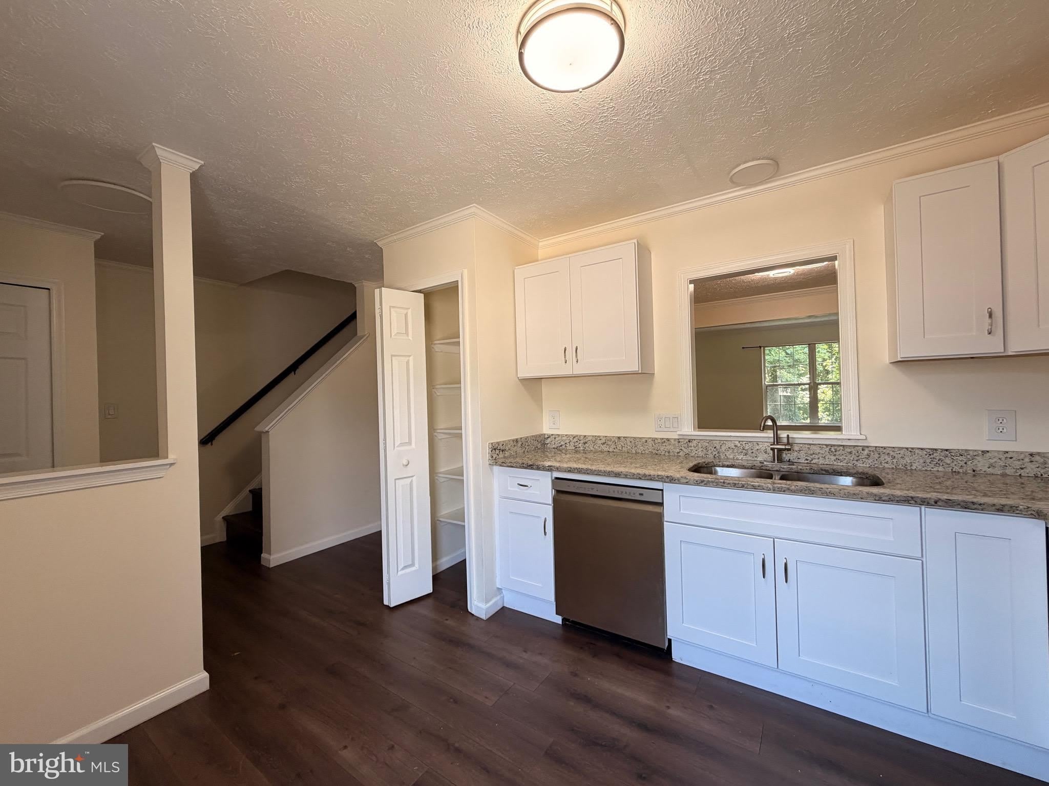 107 STAFFORD MEWS Lane – photo 5