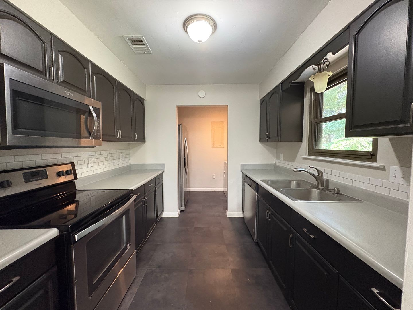 MOVE-IN READY NOW! – photo 5