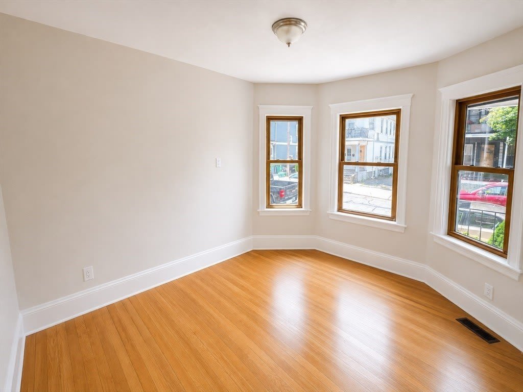 9 Bradford Ave – photo 3