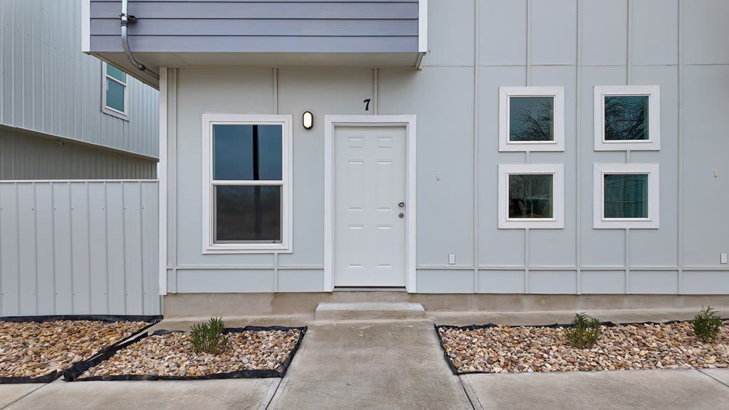 416 J R Rodriguez Dr – photo 2