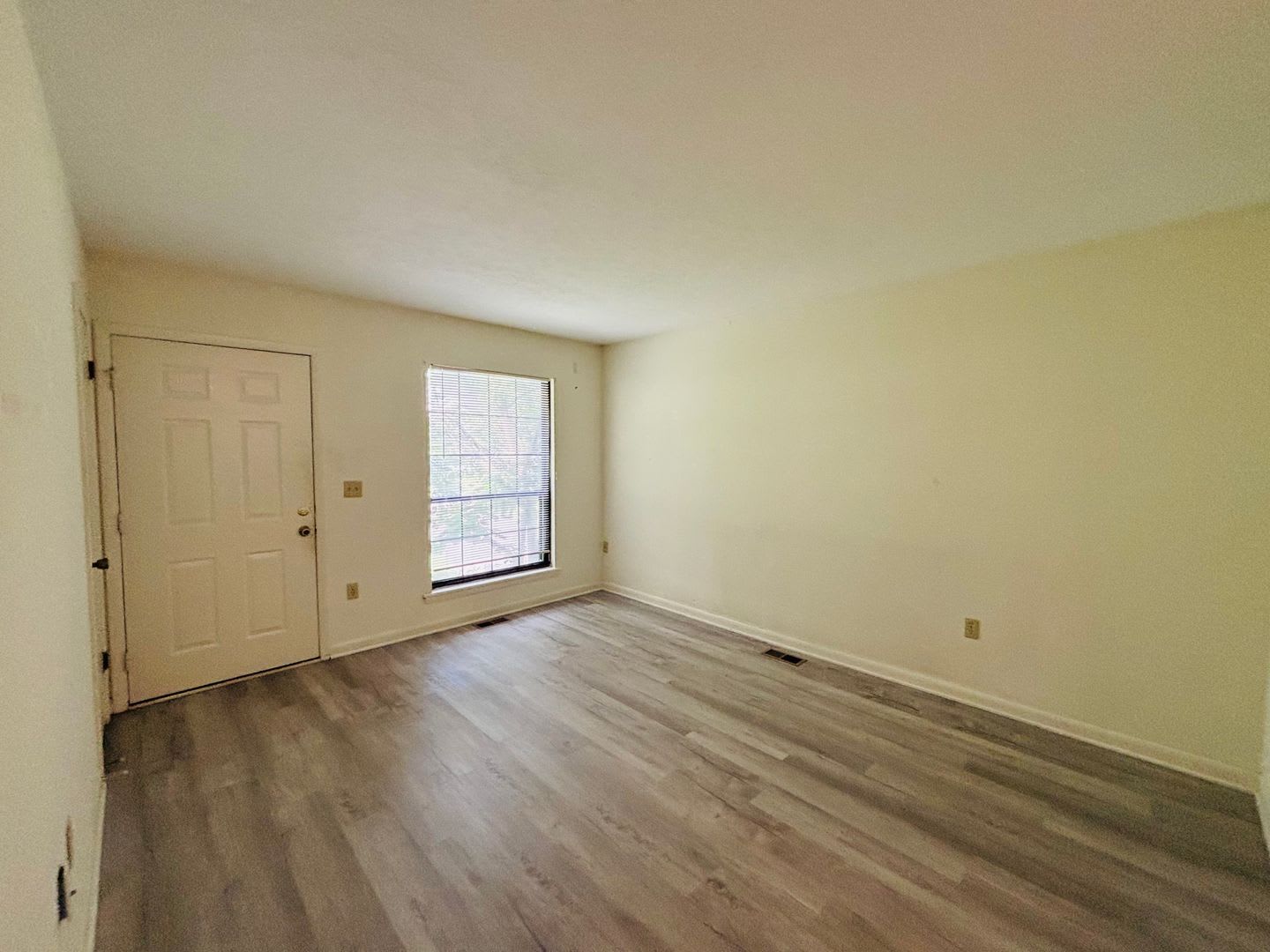 2 Bedroom 1 Bath Duplex – photo 4