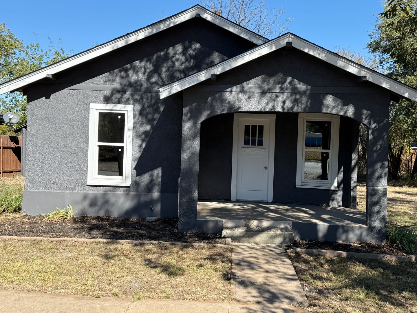 Newly Remodeled Home in Coleman – photo 2