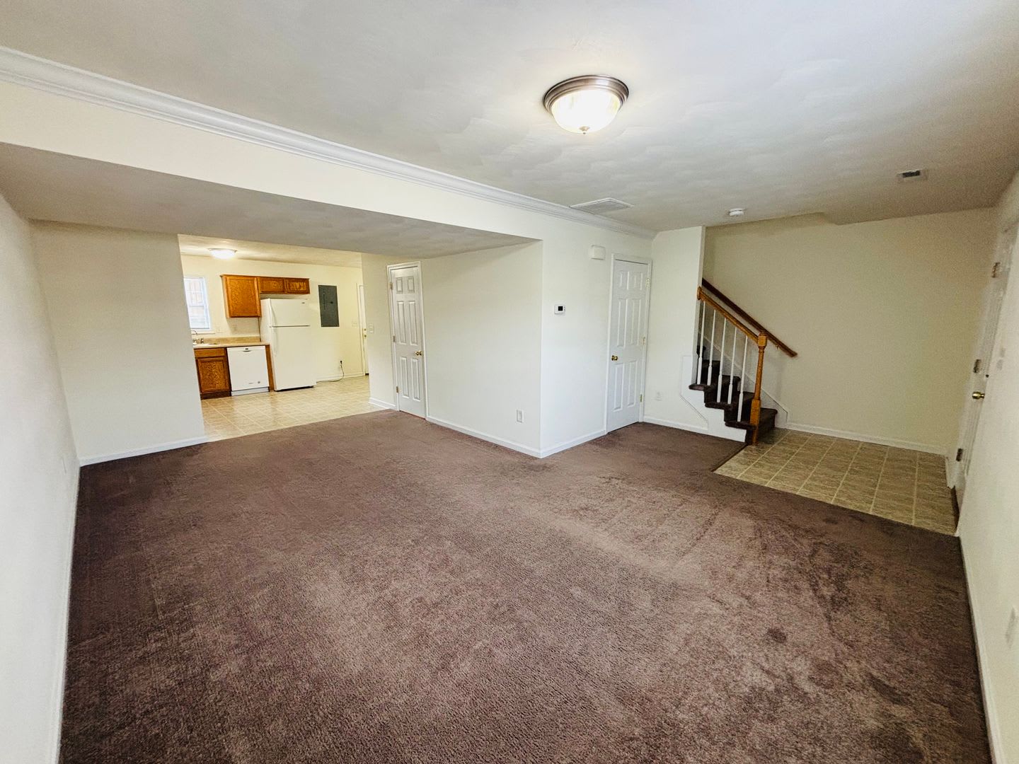 3 Bedroom, 2.5 Bath Townhouse – photo 3