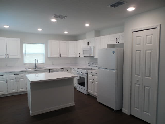10311 Usher St – photo 2