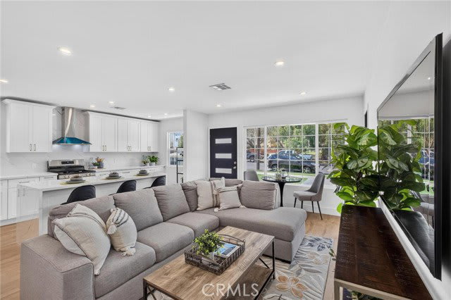1223 West 23rd Street – photo 4
