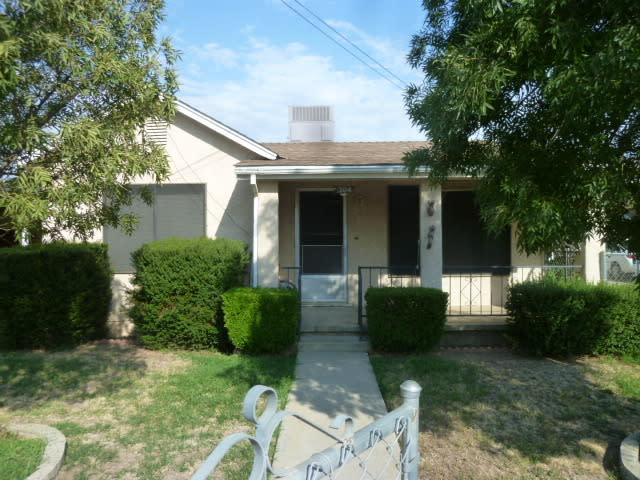 Nice Cottage with Fenced yards – photo 1
