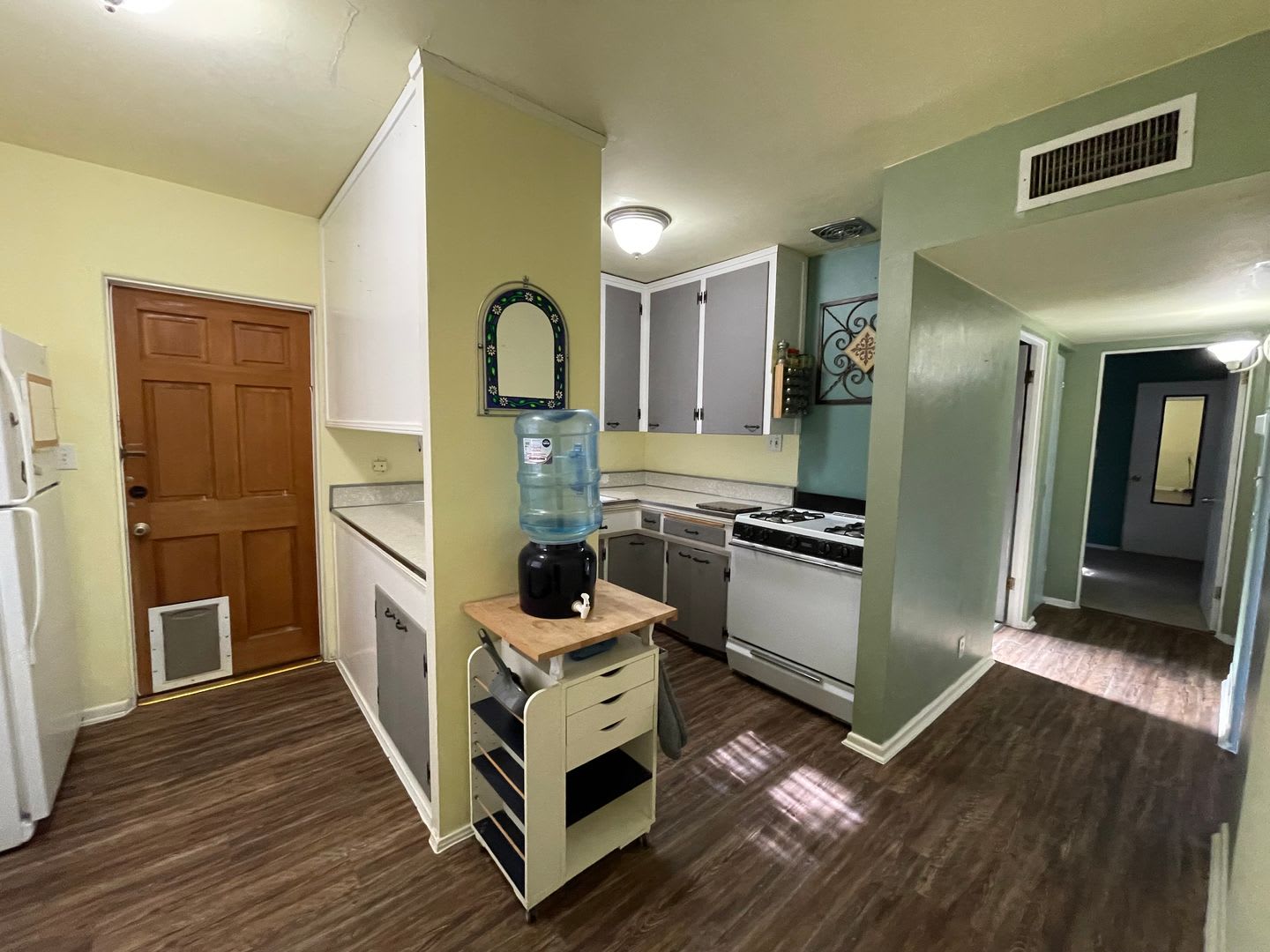 Perfect for UofA Students! **Move In Special 1/2 Off First Months Rent!** – photo 2