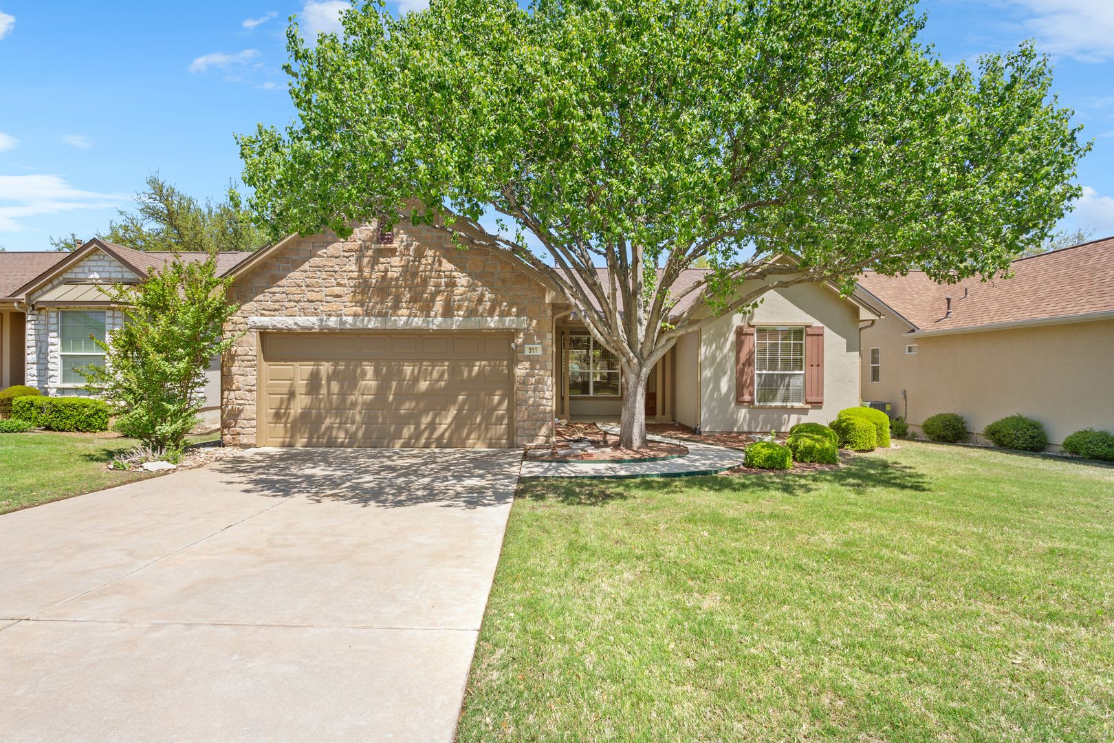 311 Dove Hollow Trl Unfurnished Sun City Rental Available 09 05 2026 – photo 1