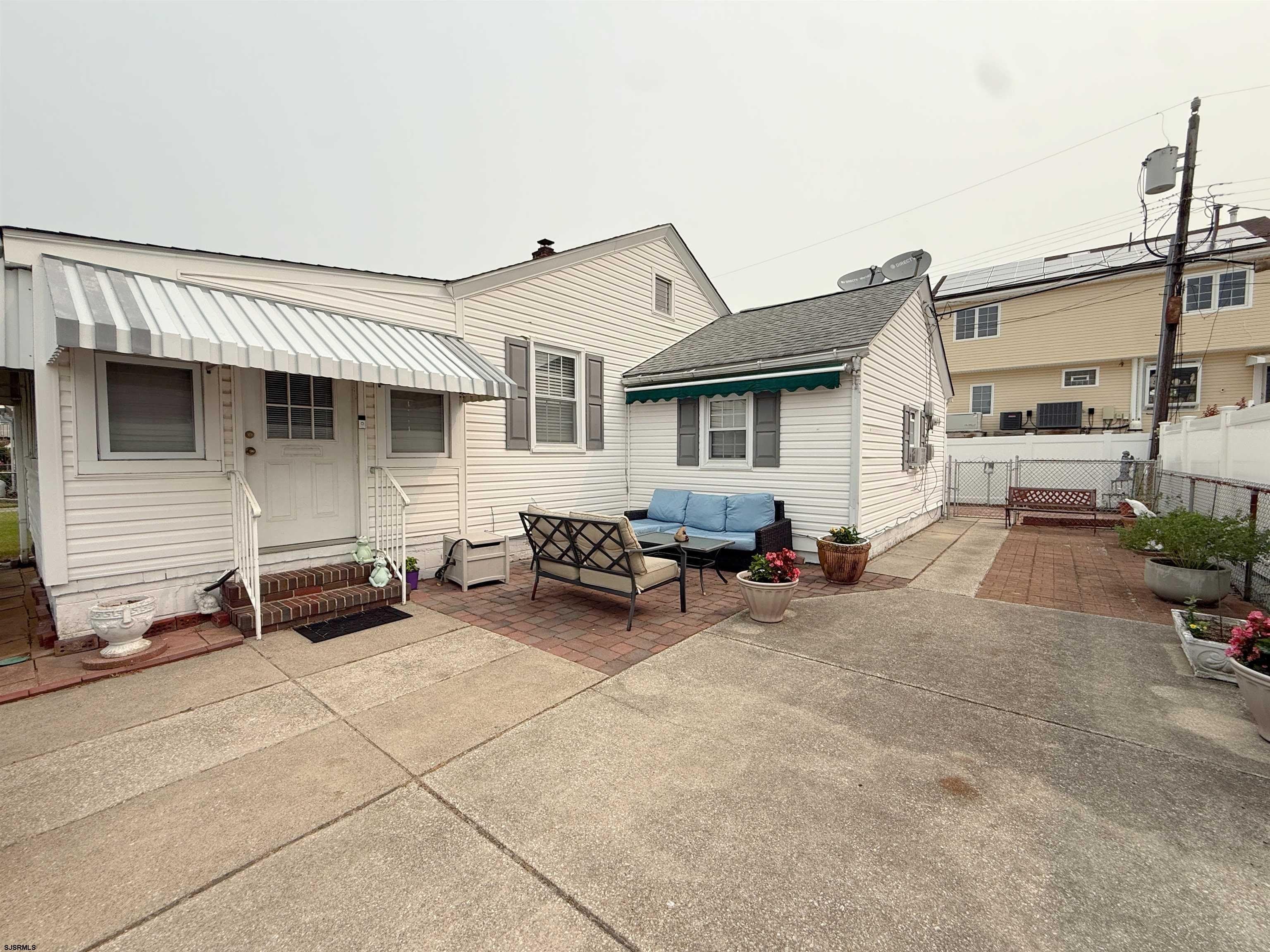 223 N Wyoming Ave – photo 2