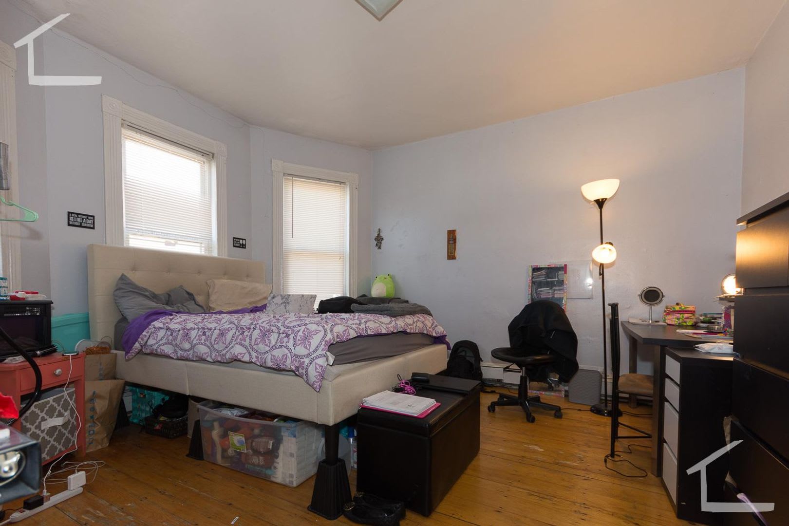 Perfect 3 Bed Right on Mission Hill 9/1/26 – photo 4