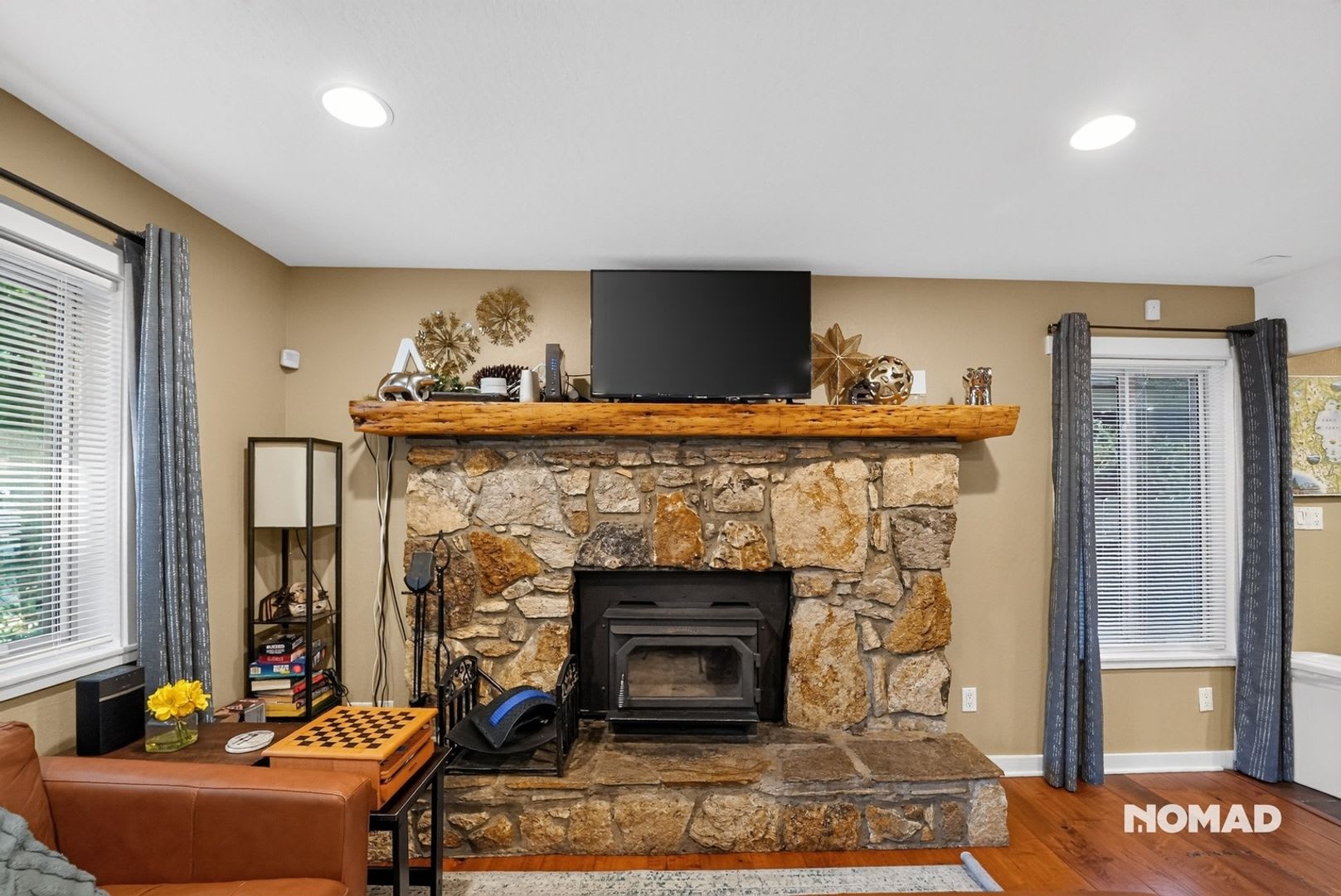 Spacious 4BR House in Tahoma + Loft – photo 5
