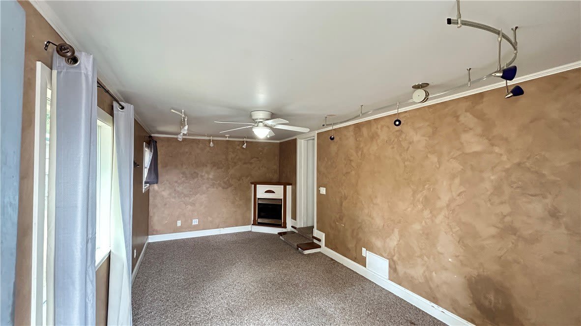 477 W Tulsa – photo 2