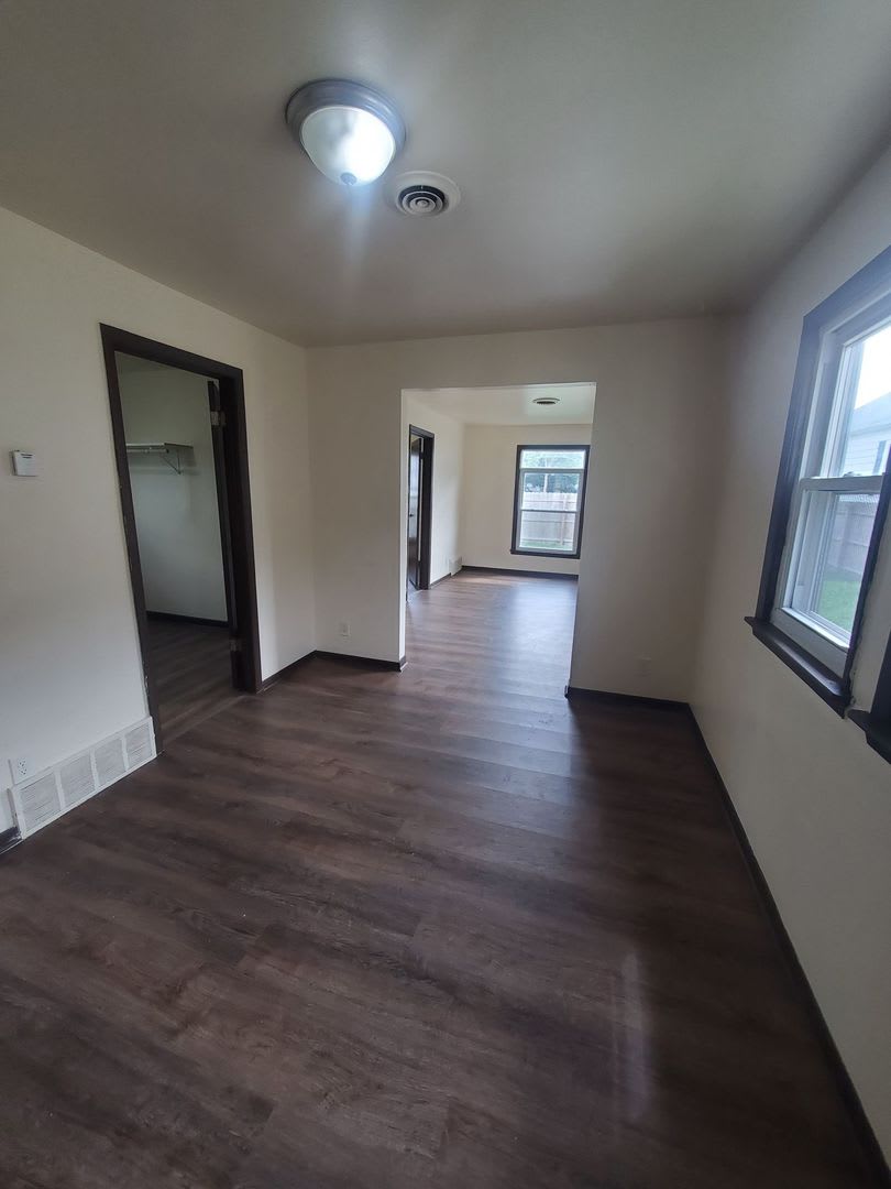 2 Bedroom Single Family – photo 5