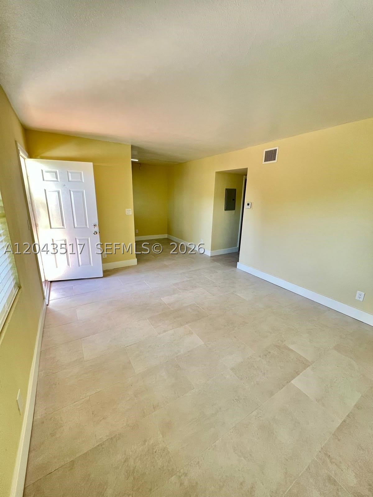 2301 NE 6th Ave – photo 1