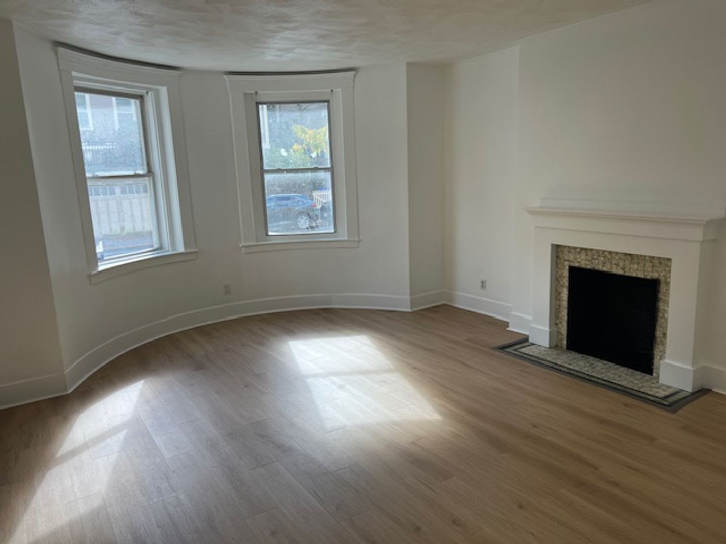 Pet Friendly Renovated Brookline Gem With Laundry In Unit And 1 Parking Is A Steal – photo 1