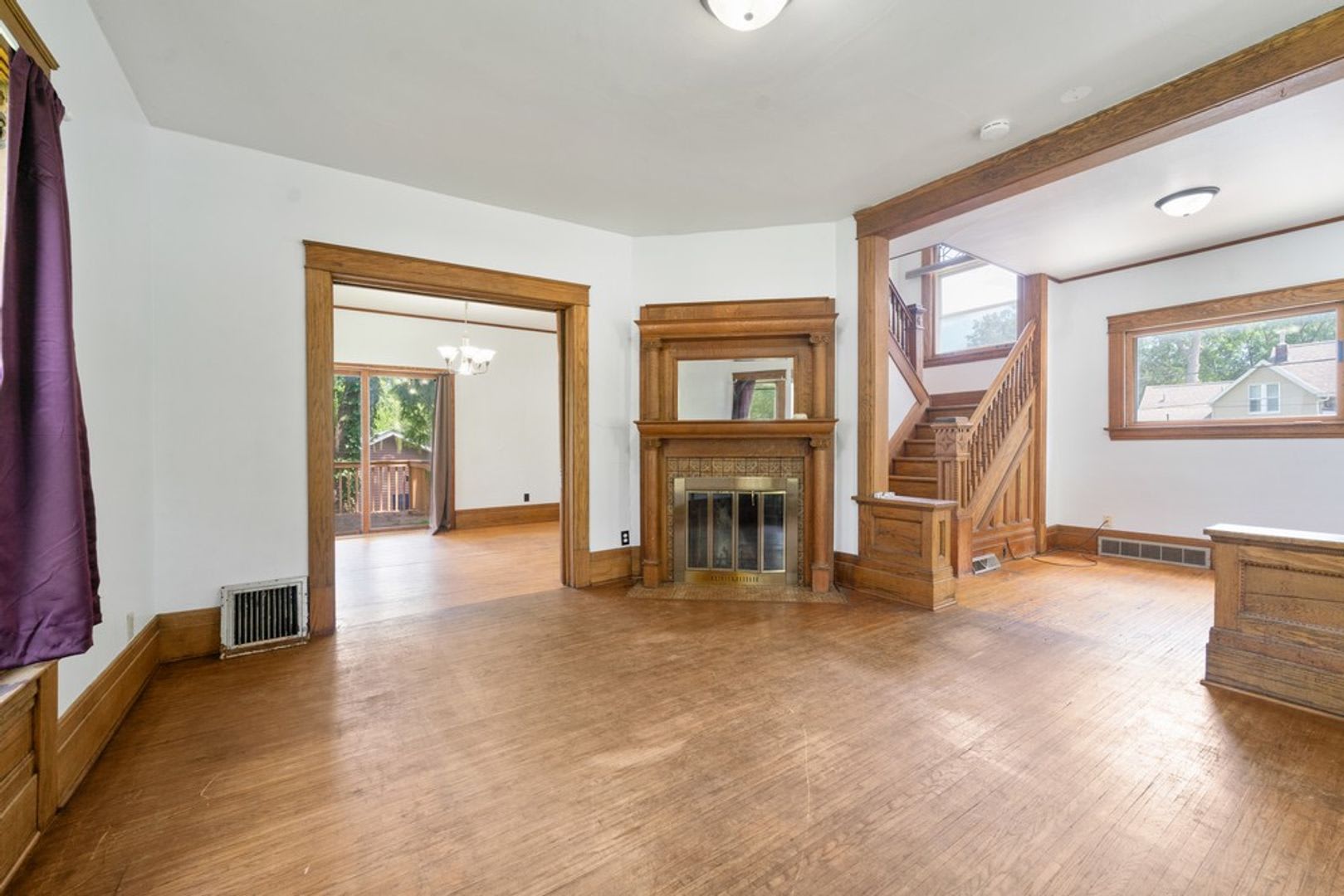 513 W 22nd St – photo 1