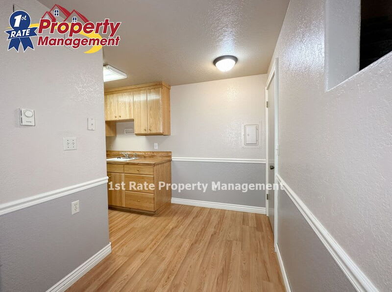1681 N Laurel St – photo 5
