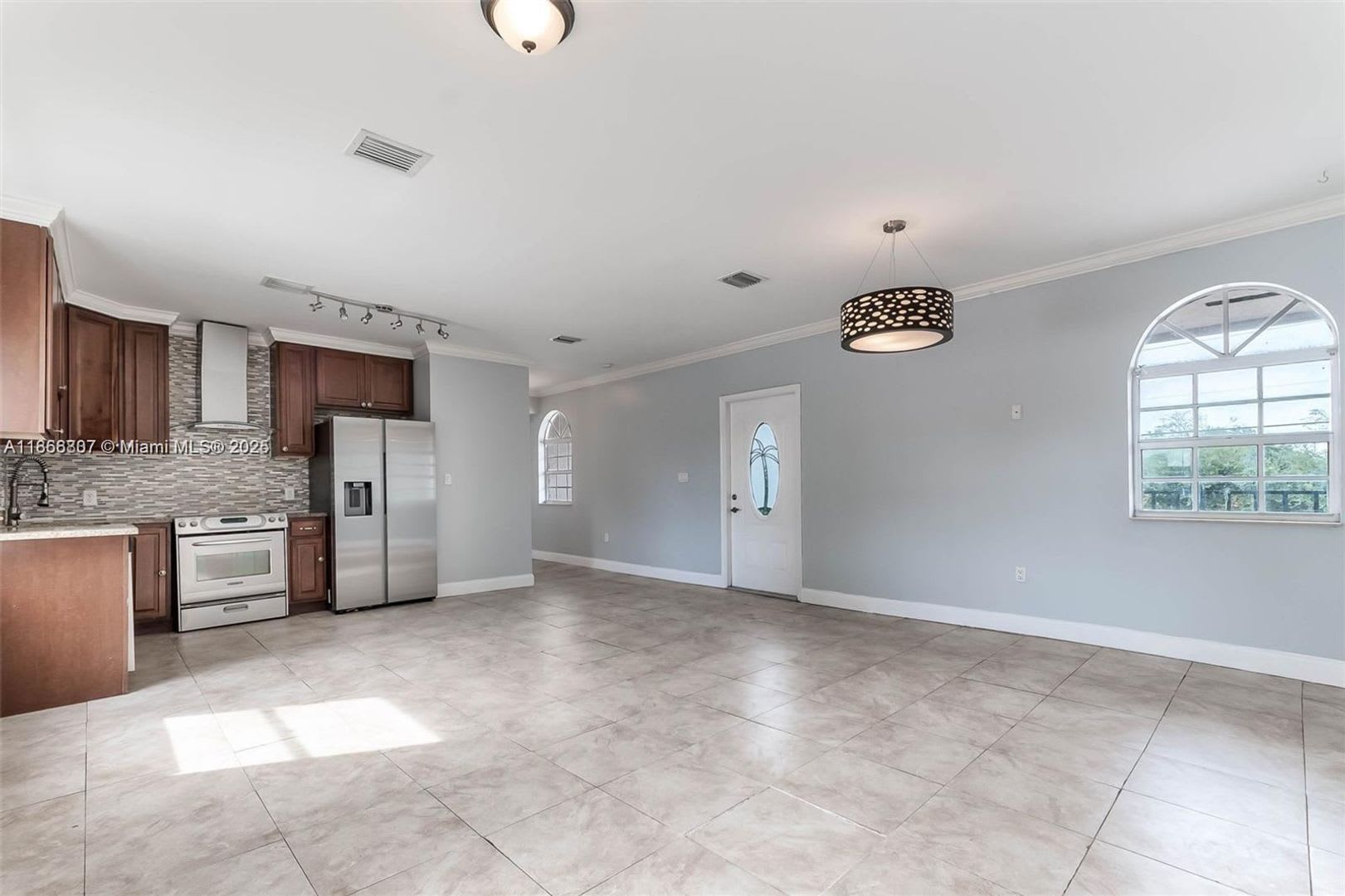 1695 SW 11th Street 203, Miami, FL 33135 – photo 5