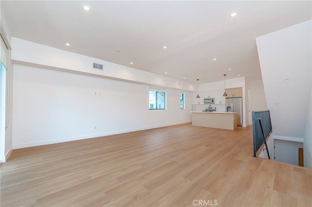 1342 Portia St – photo 3