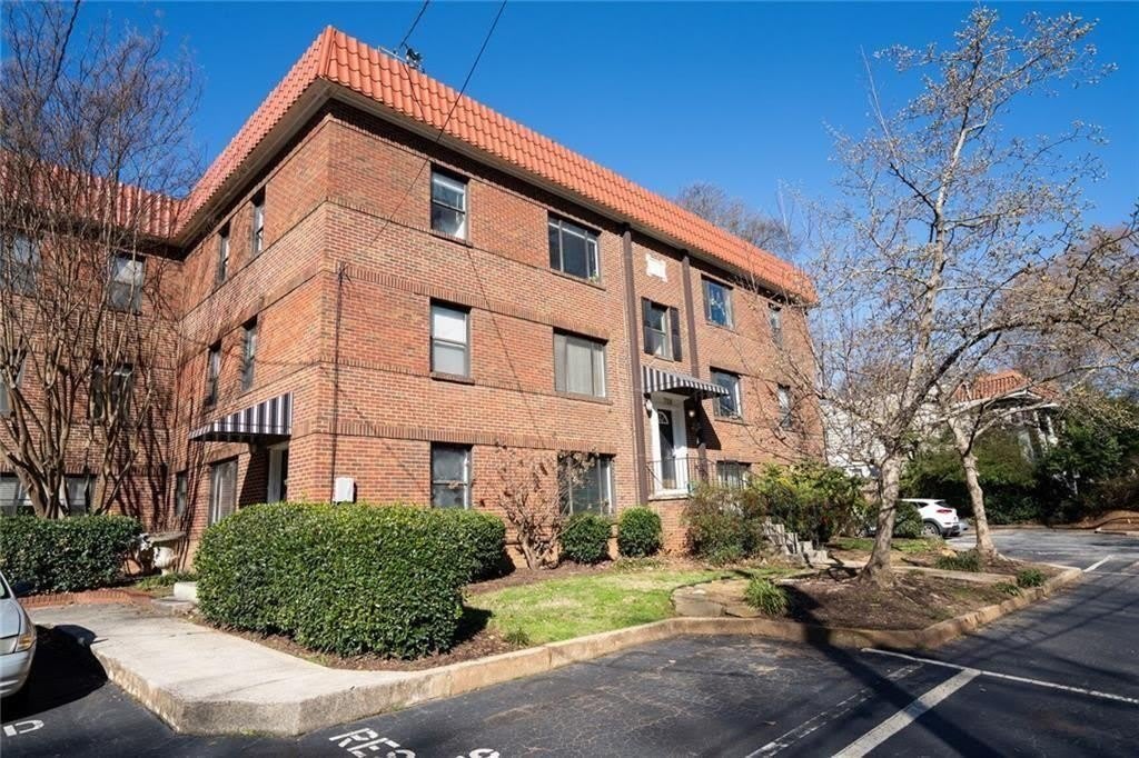 708 Argonne Avenue NE – photo 2