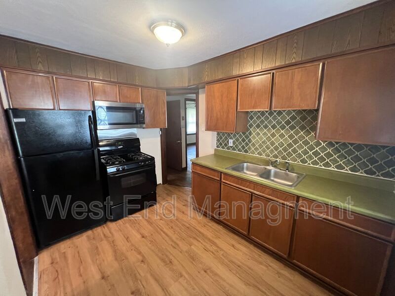 3605 St Gregory Ln – photo 4