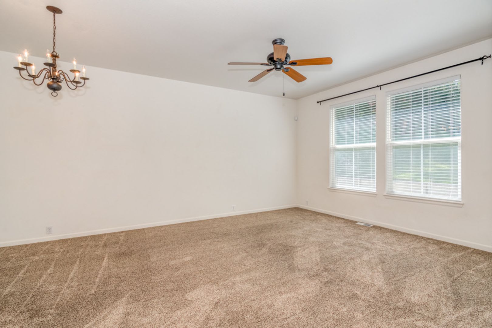 3 Bedroom Townhome In Northeast Colorado Springs – photo 4
