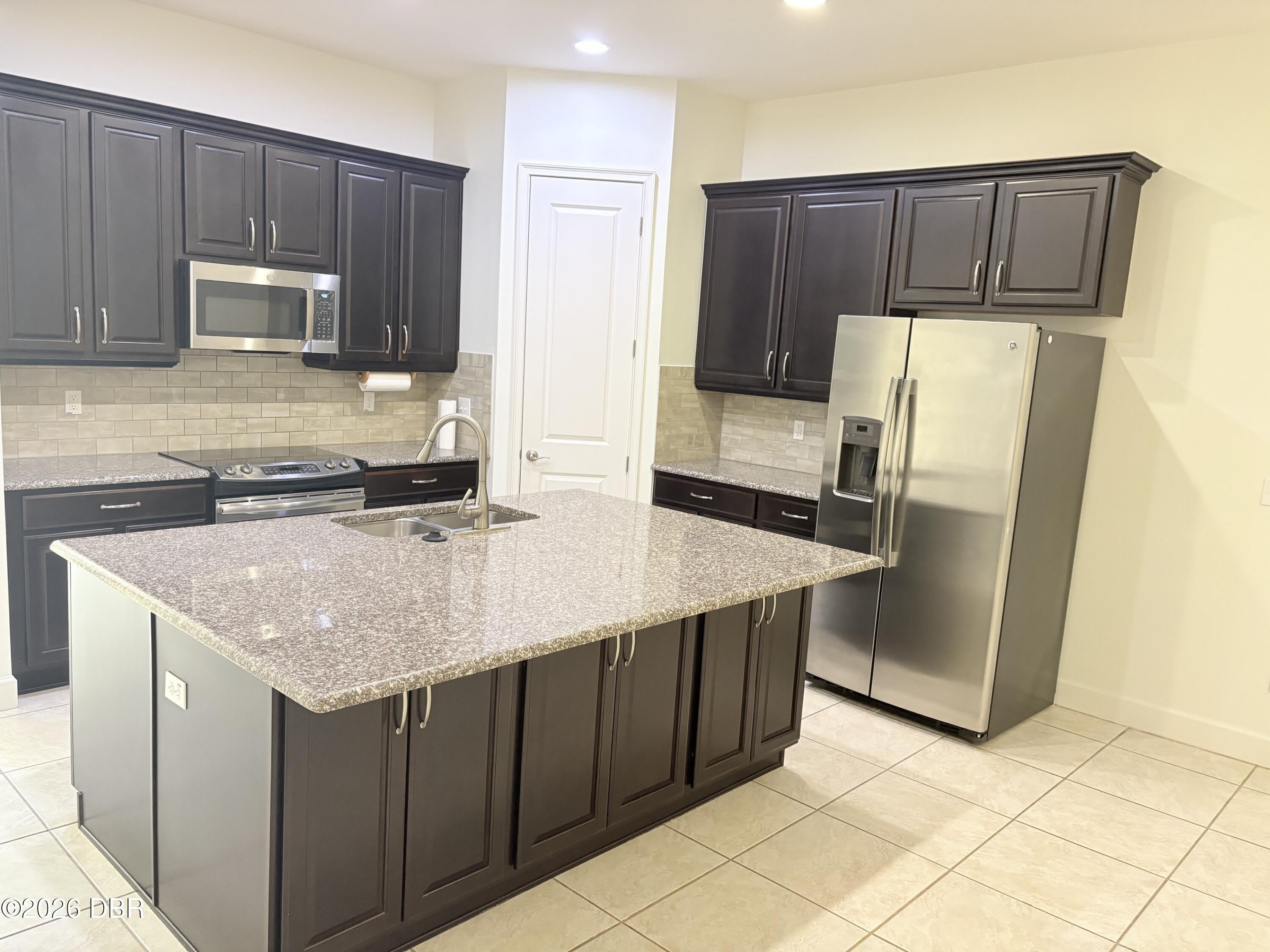6831 Stoneheath Lane – photo 3