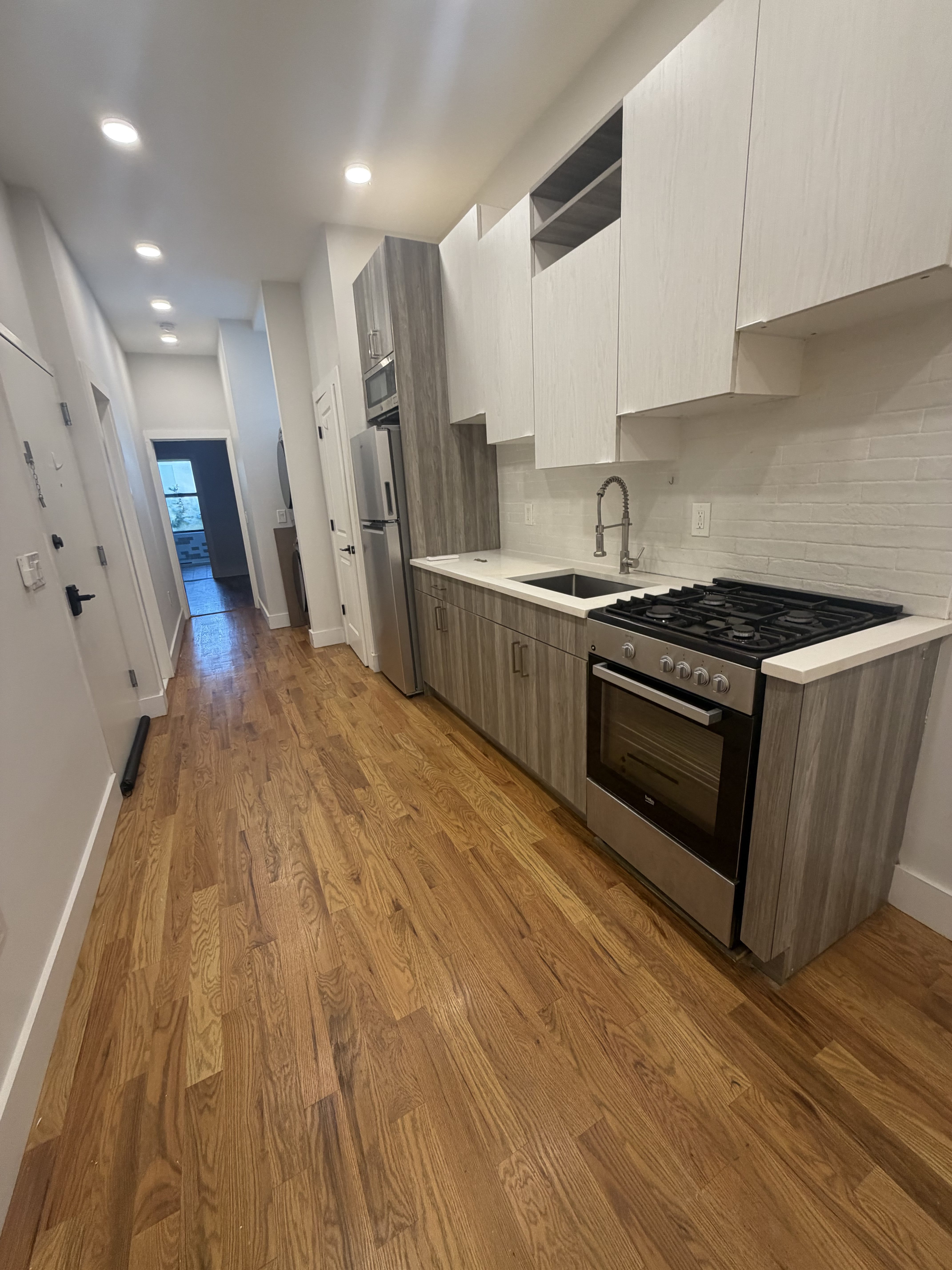 282 Baldwin Ave – photo 2