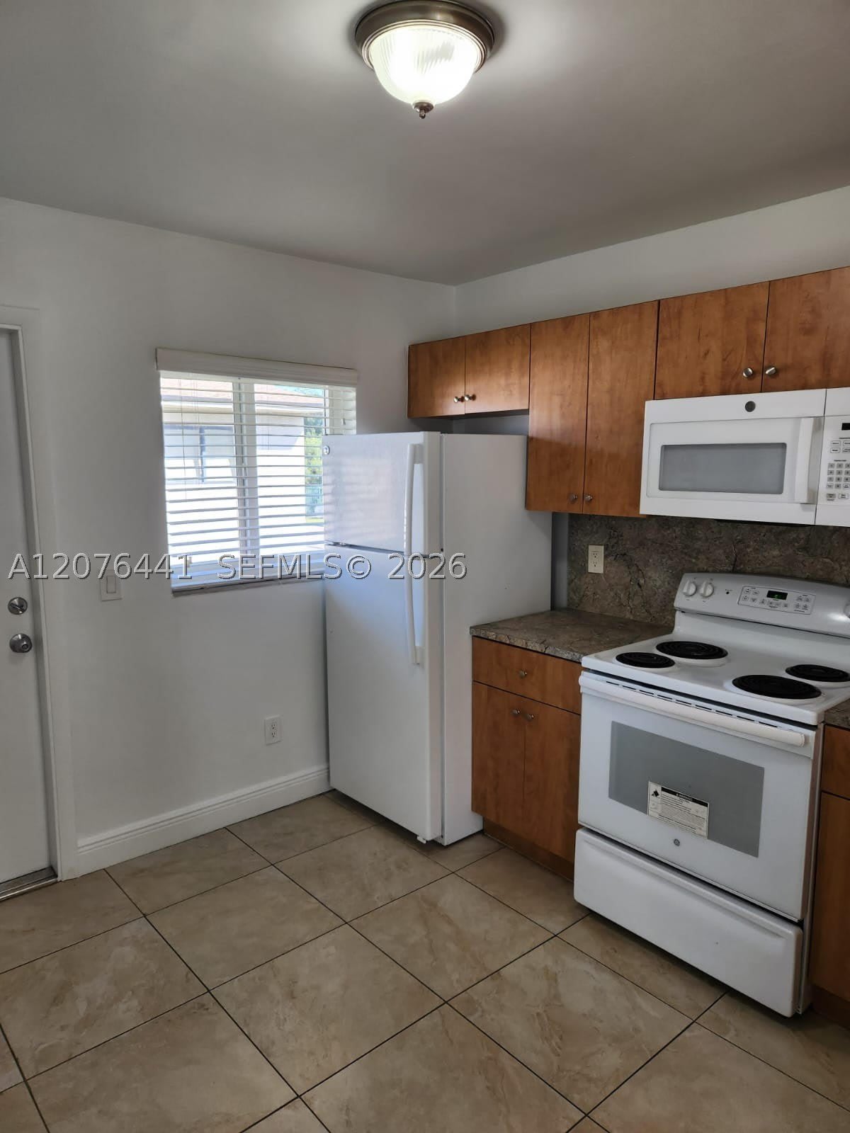211 NW 47th Ave – photo 5