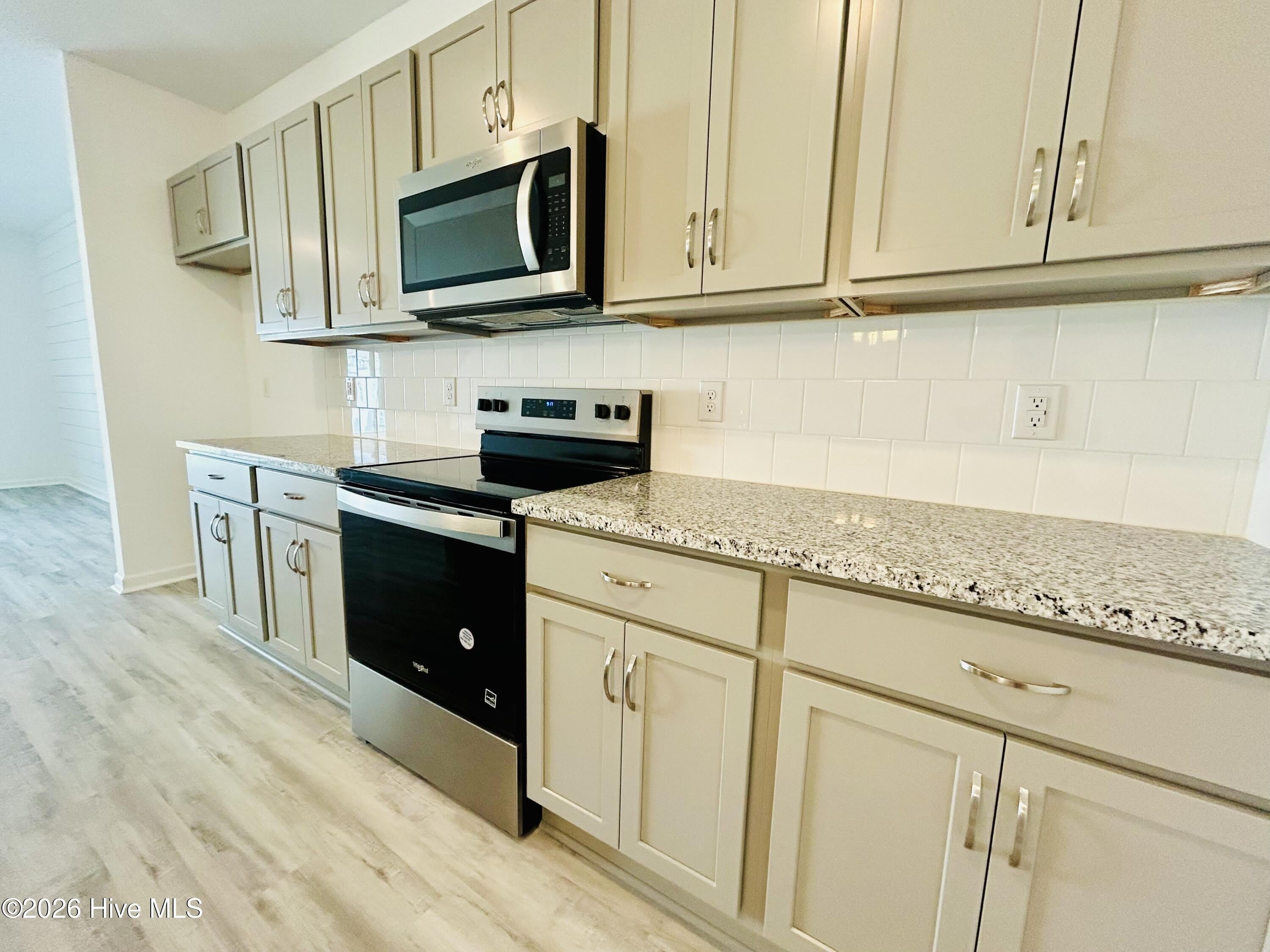 7126 Fisk Drive NE – photo 2