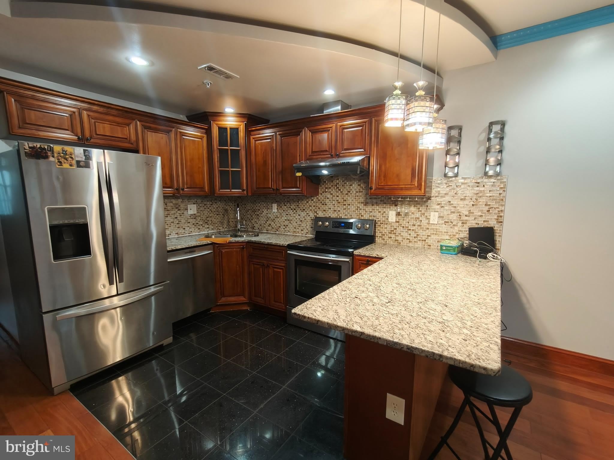 1106 WALLACE Street – photo 2