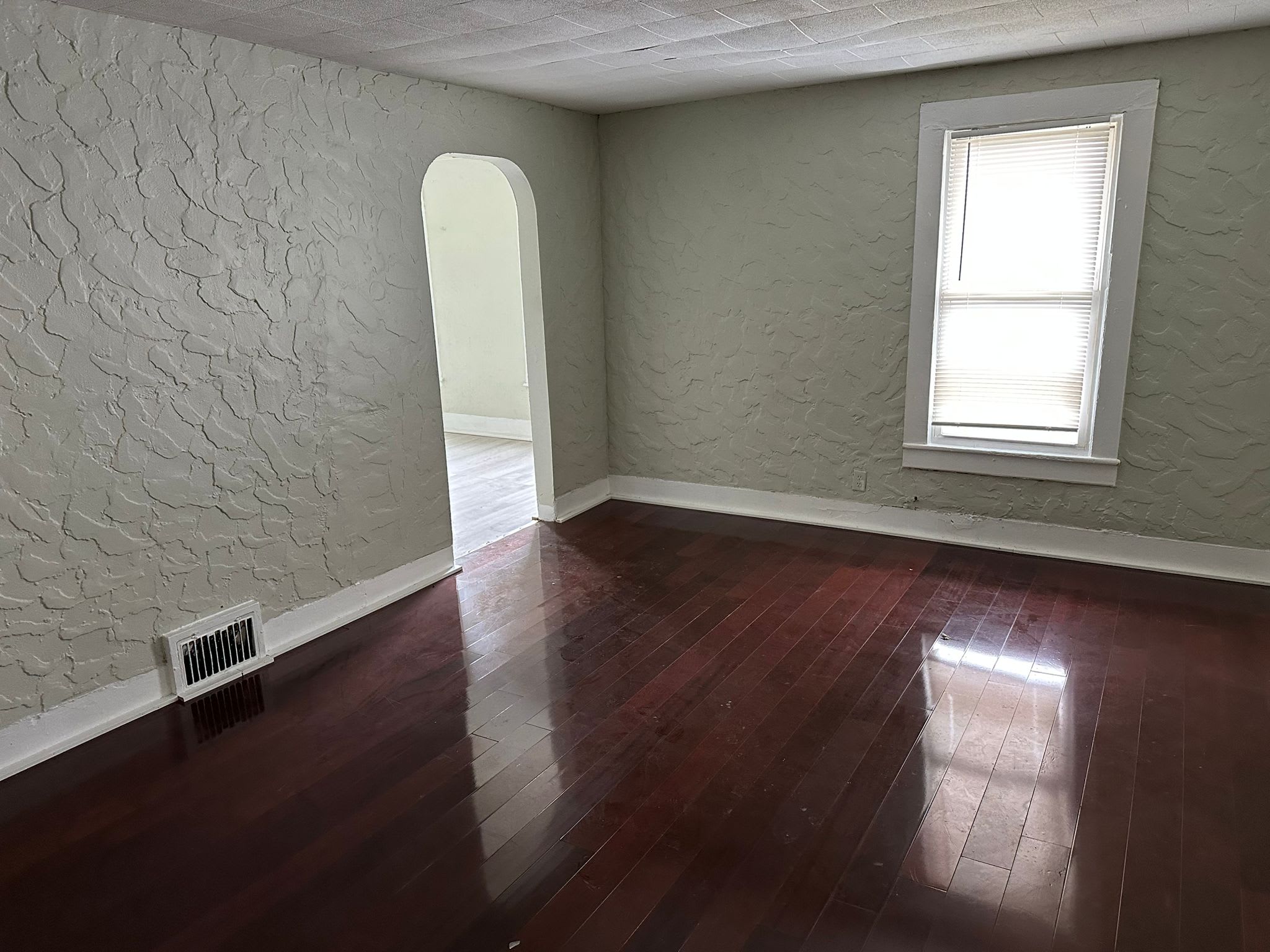 610 East Division Street – photo 3