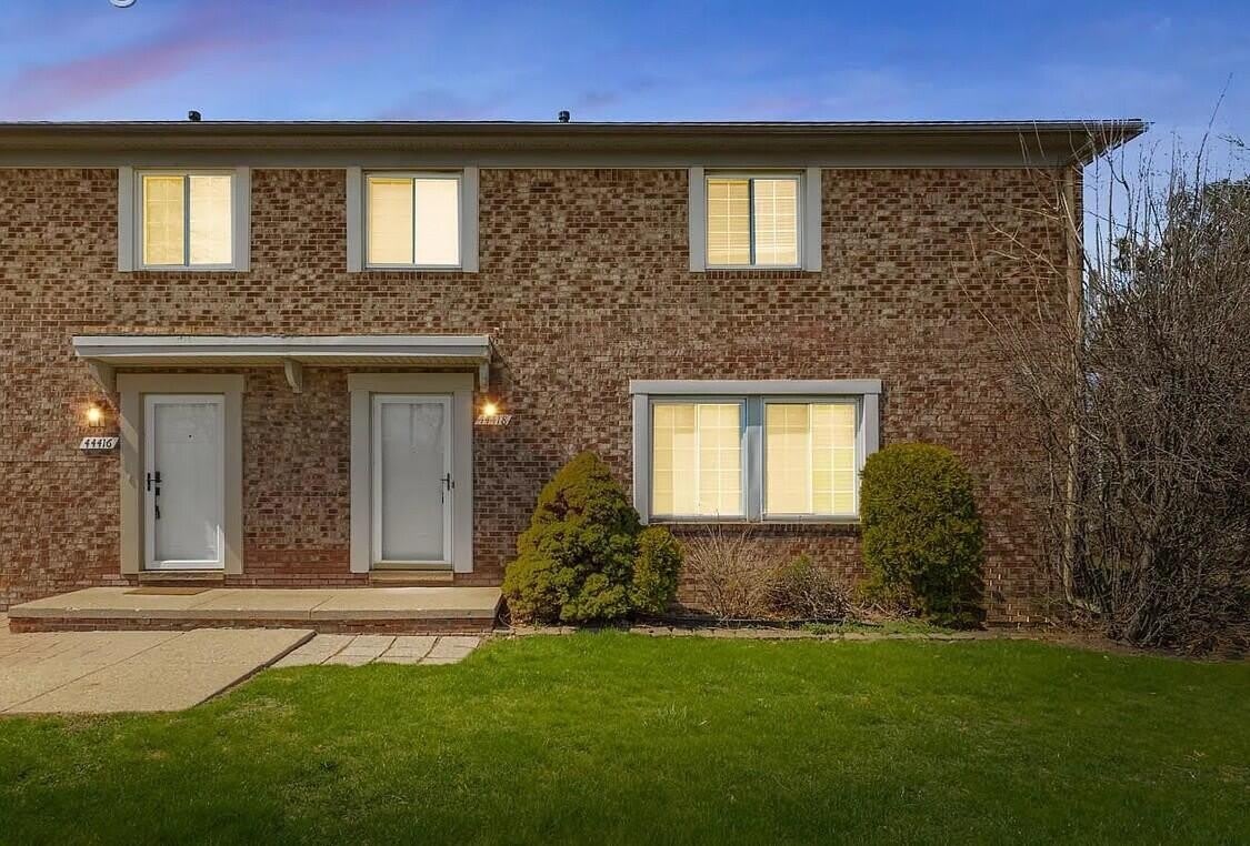 44418 Newburyport Drive – photo 1