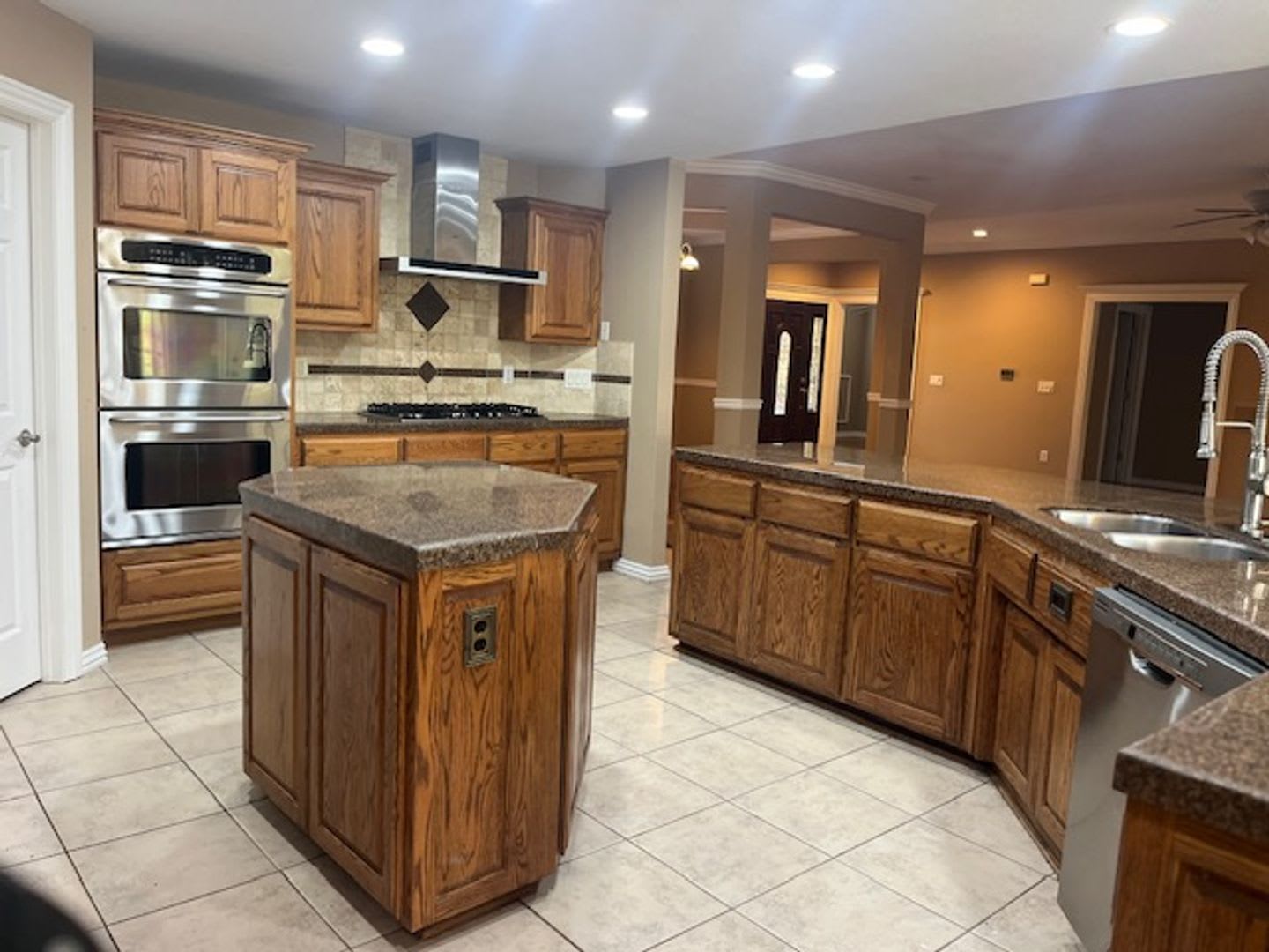 Bentonville 4 bedroom 3 car garage home near trails & Bentonville Square! – photo 3