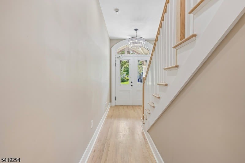49 Park Ave – photo 2