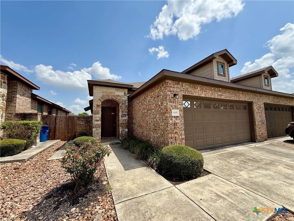 685 Creekside Circle – photo 2