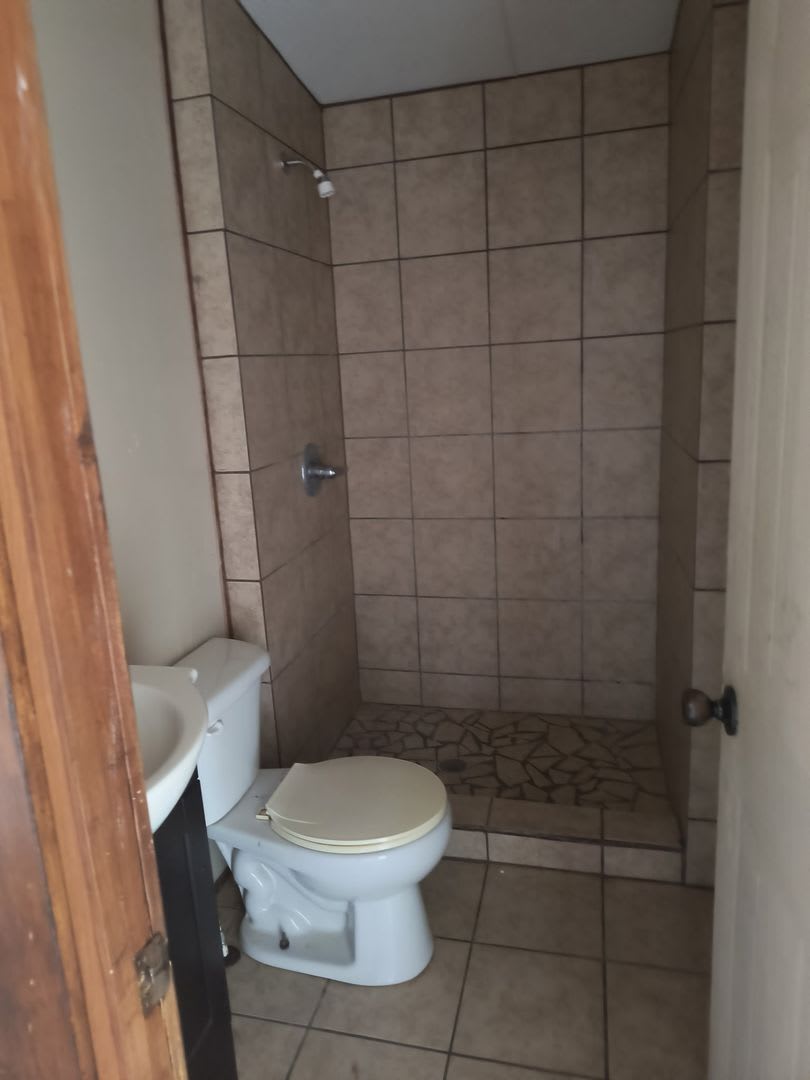 Fully Refurbished- 3 Bedroom 2 Bath Mobile Home Sitting on Aprox 1/2 Acre – photo 4