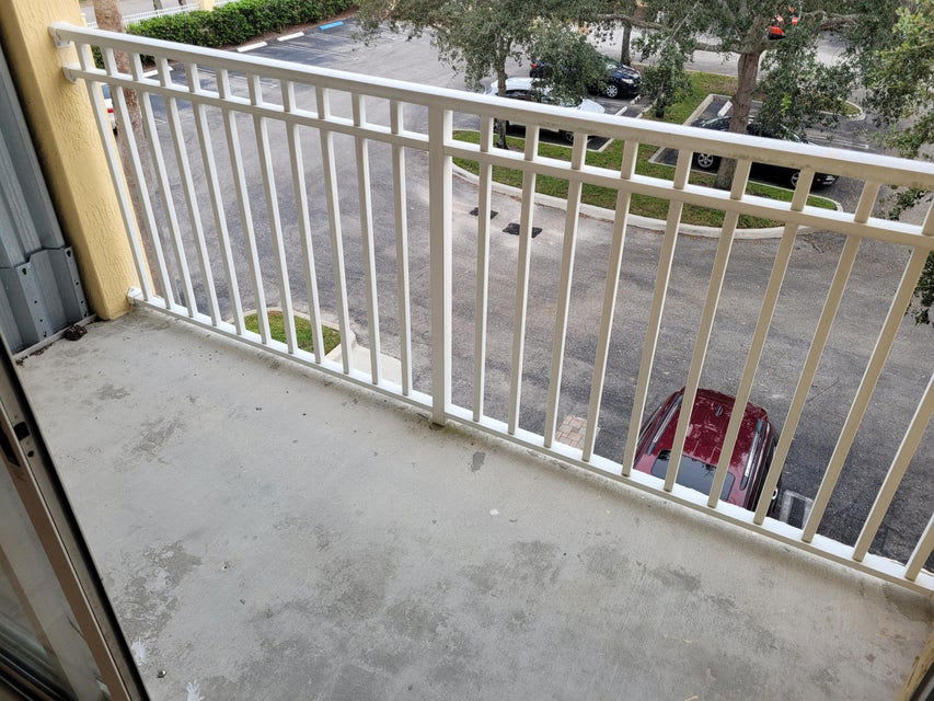 11010 Legacy Drive – photo 5