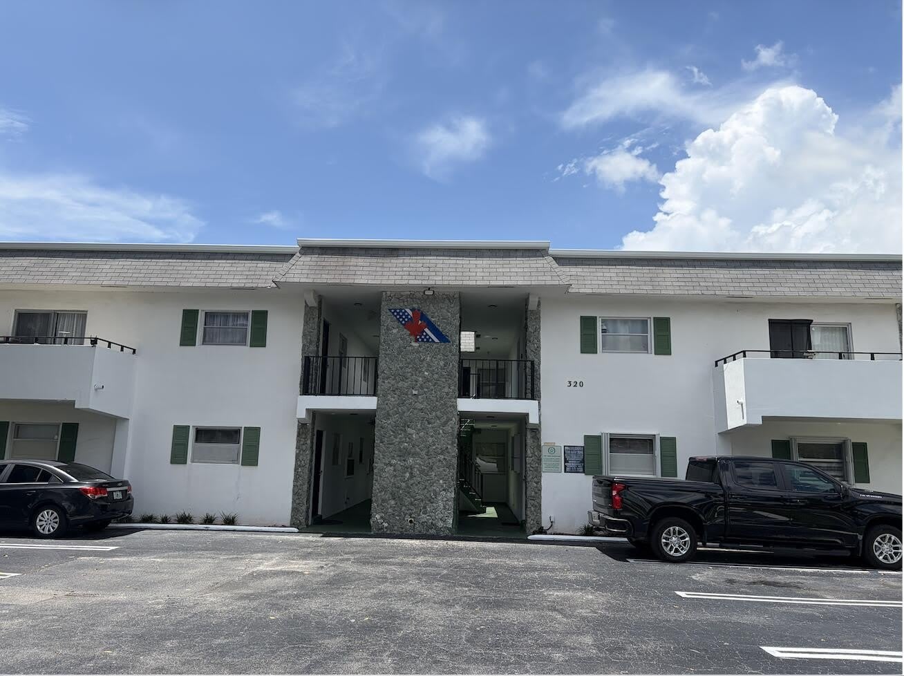 320 SW 1st Street – photo 1