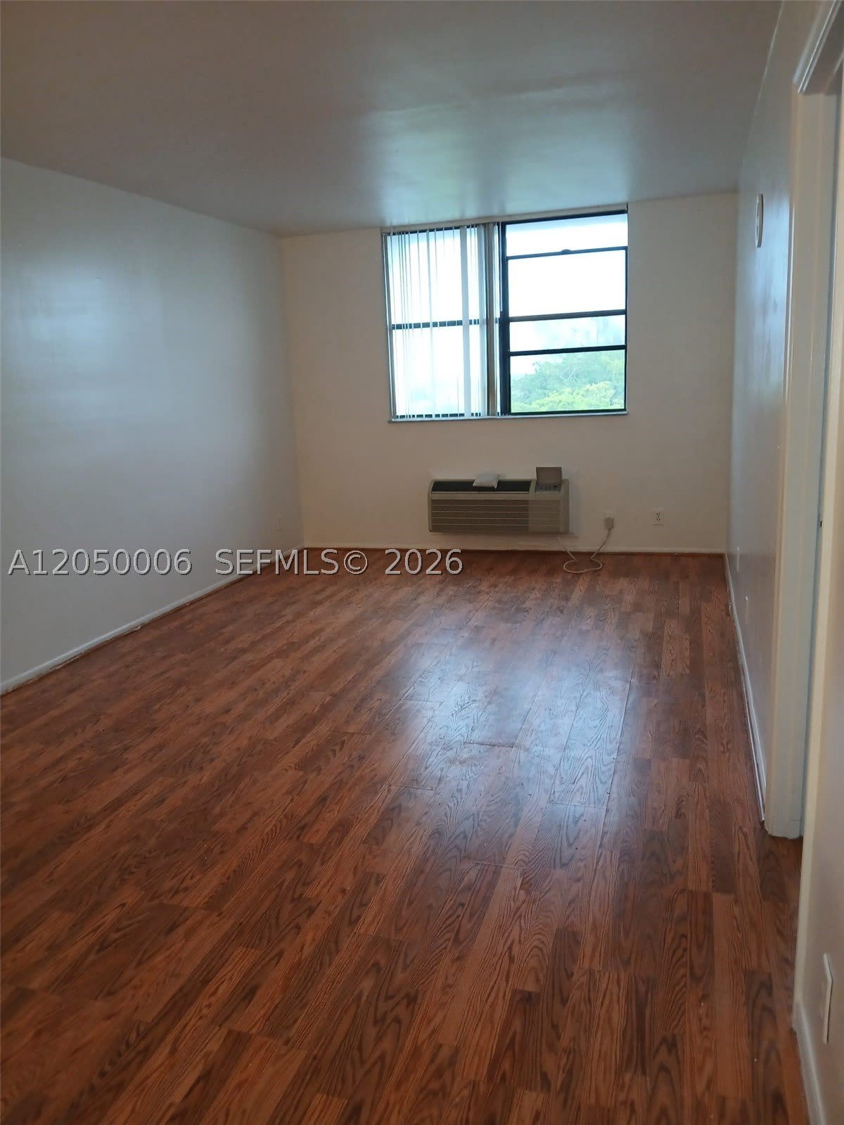 2501 Riverside Dr – photo 2