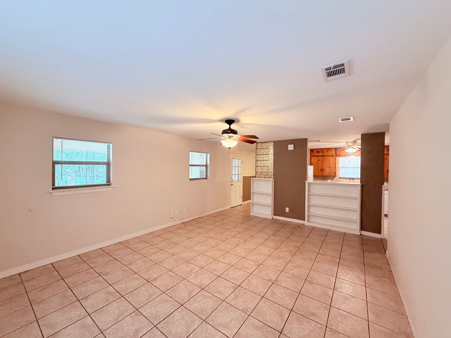 COZY 3 BEDROOM – photo 3
