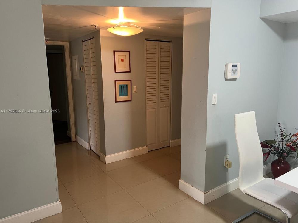900 NE 195th St – photo 4