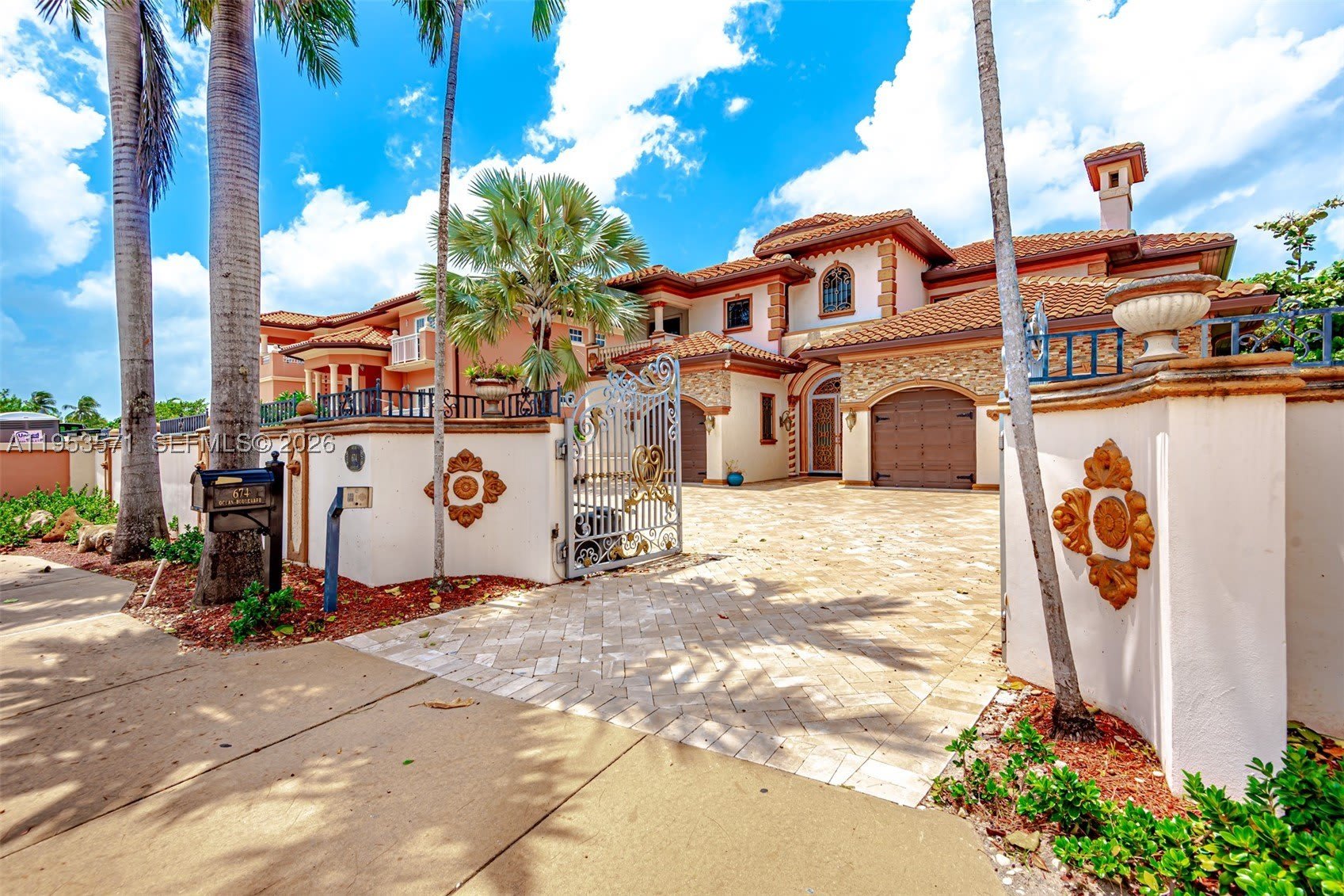 674 Ocean Blvd – photo 3