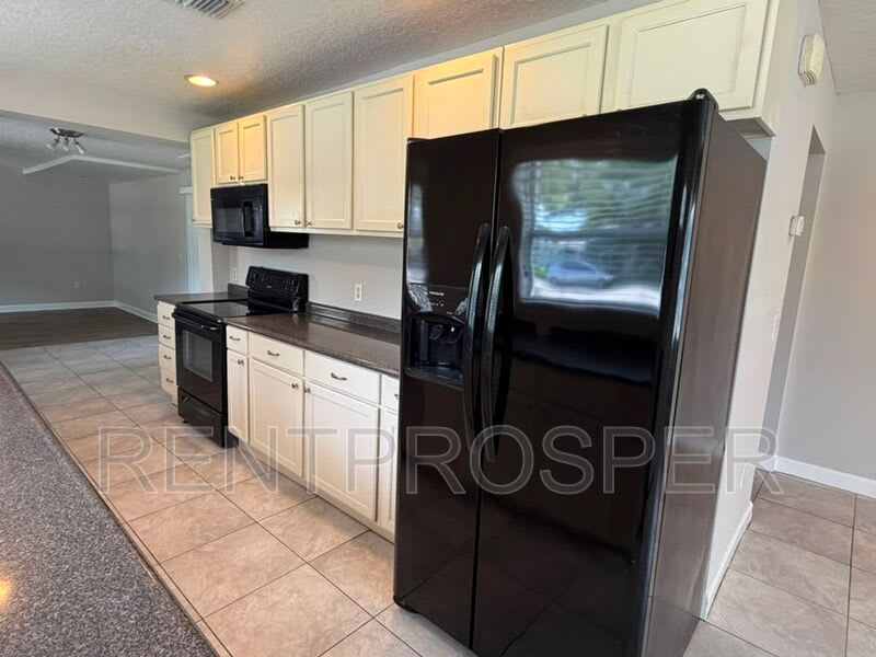 305 Pennsylvania Ave – photo 4
