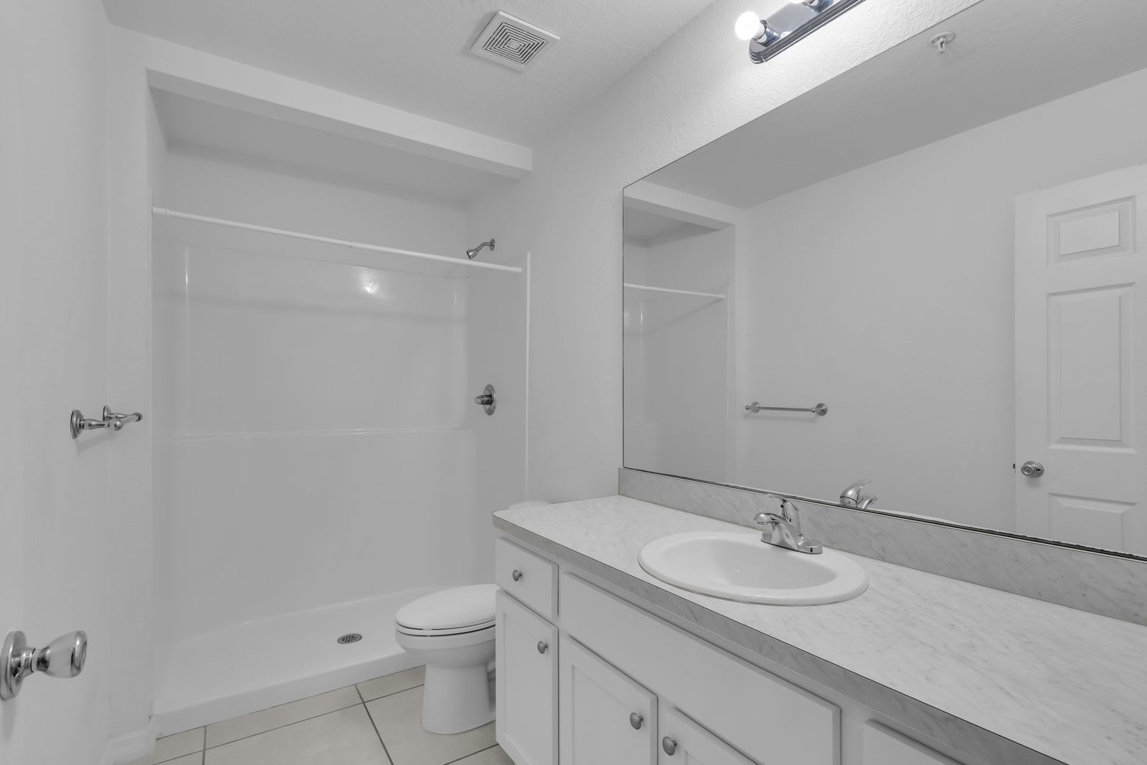 Beautiful 3/2 Triplex – photo 4