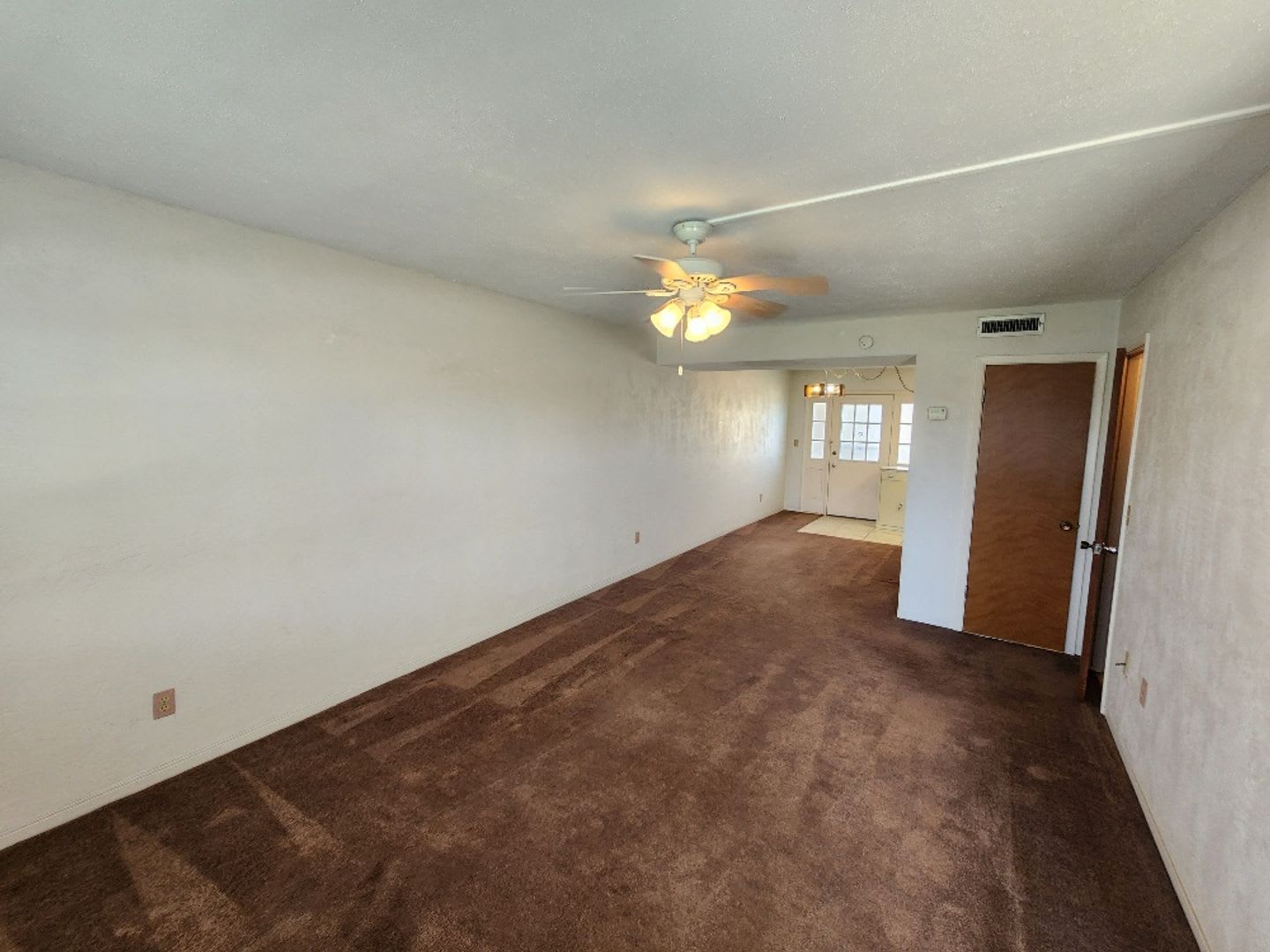 Charming 2 Bedroom 1.5 Bath Condo – photo 5